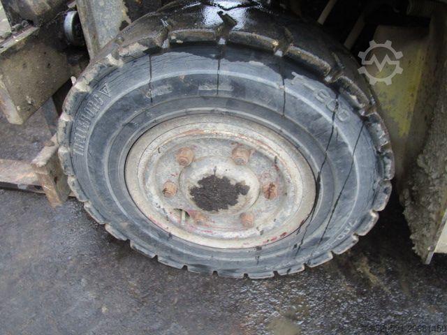 Dizel forkliftler Yale 2,5 Ton. mit Zinkenversteller und Duplexmast