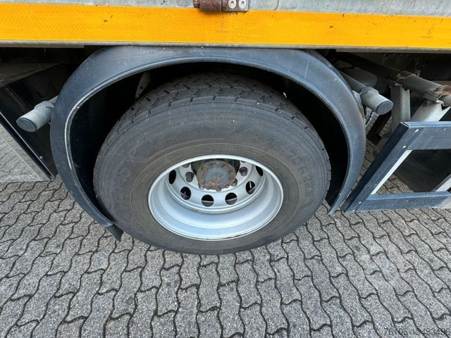 Grúa montada en camión DAF CF 440 mit Ladekran HMF 2120K4