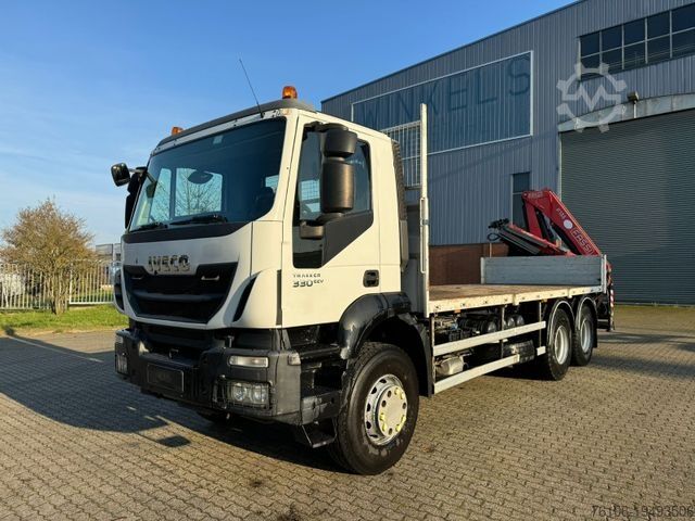 Tovorna dvigalka na tovornjaku IVECO Trakker AD 260 Fassi F135a