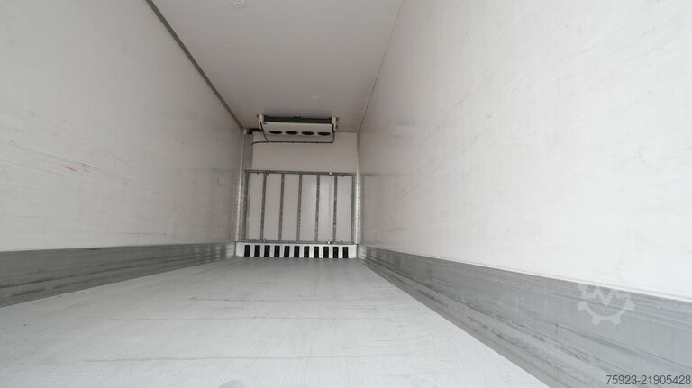 Transporte refrigerado/congelado Groenewegen 3 Axle frigo trailer with CARRIER SUPRA 950 MT