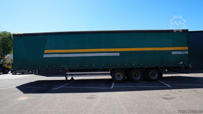 Sliding tarpaulins Burg 3 axle curtainside trailer