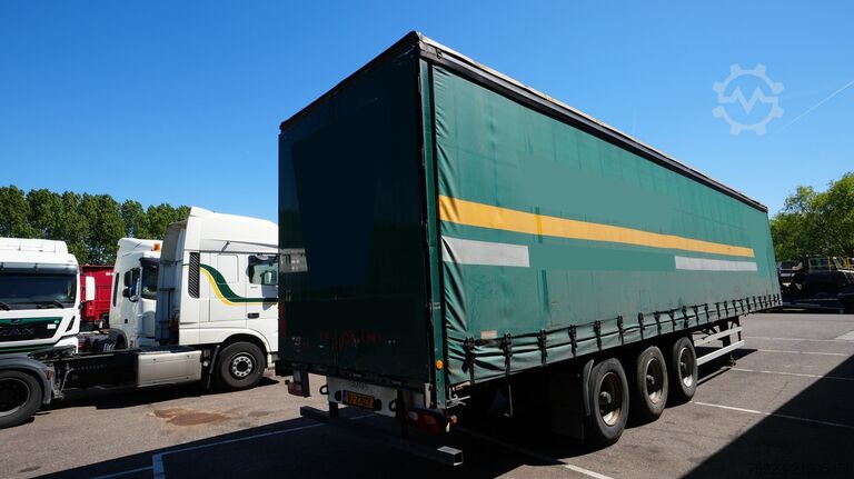 Sliding tarpaulins Burg 3 axle curtainside trailer