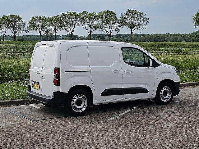 Chiếc vali OPEL COMBO 1.5 L1 Automaat Navi NAP