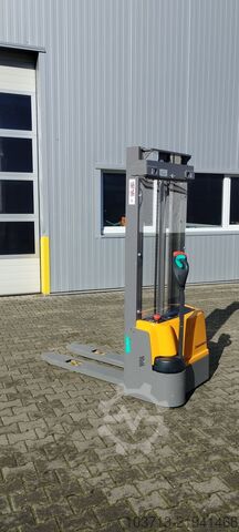 Jungheinrich electric high-lift pallet truck Jungheinrich EJC M10