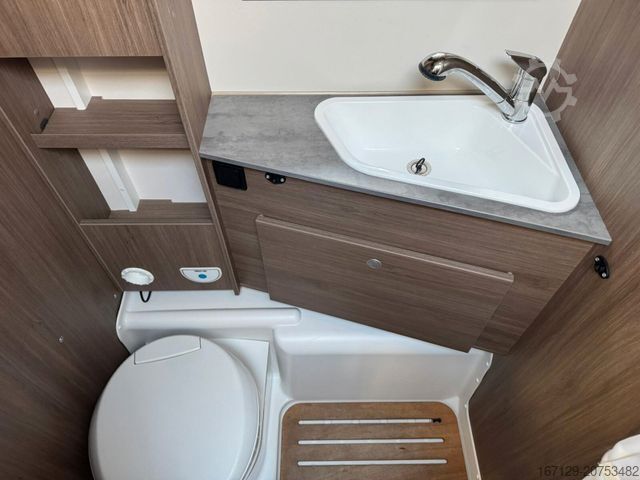 Caravana semiintegrada CARADO T 338s