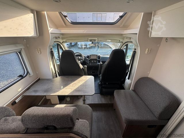 Caravana semiintegrada CARADO T 338s