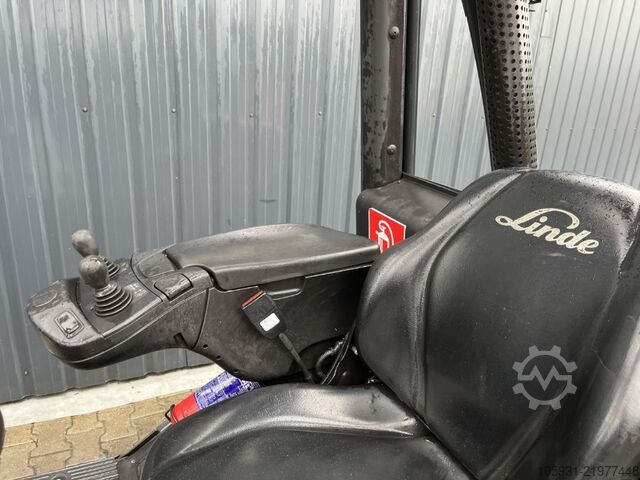 رافعات شوكية ديزل Linde H25D-02/600