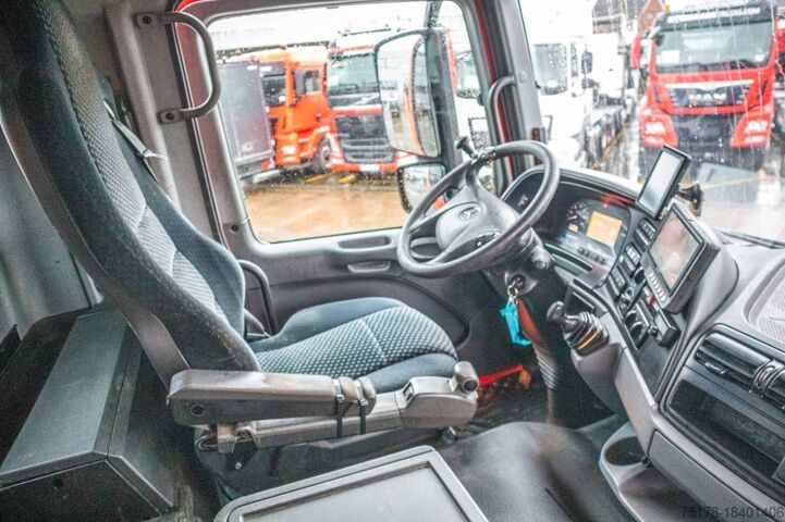 Sklápěč s jeřábem MERCEDES ACTROS 3344 AK - HMF1643 Z2