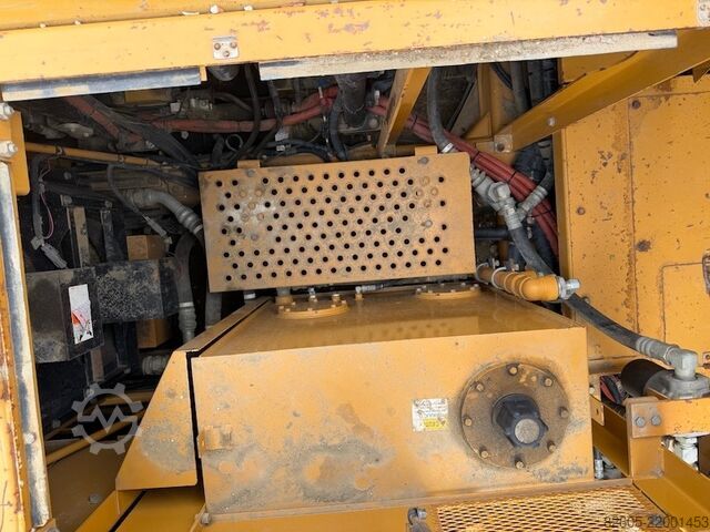 Kamion za otkači Morooka MST 2200 V D