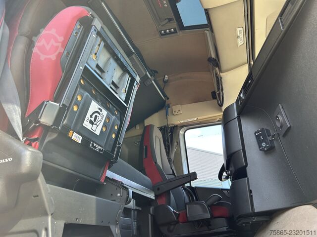Volvo FH 460 Globetrotter / 759 000 km / Tachygraphe V2 / Climatisation nocturne / 2 réservoirs / Co Volvo FH 460 Globetrotter / 759 dkm / Tacho V2 / Nigh...