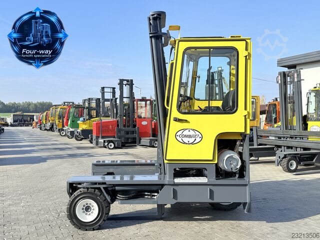 Carretilla retráctil de 4 vías Combilift C5000XL GAS DUPLEX 4550 GAS POSITIONER