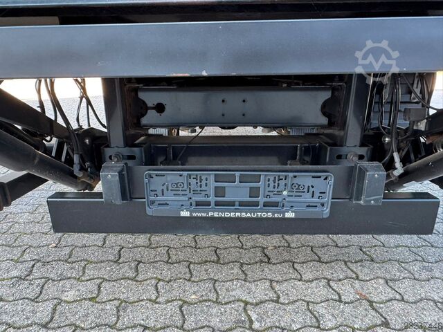 Dodávka s plachtovou bočnicou IVECO Daily 72C18 Hi-Matic Pritsche Plane+LBW