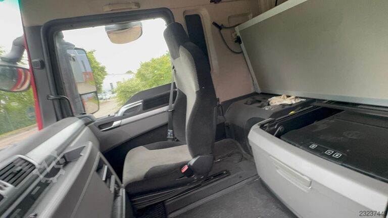 Štandardný ťahač MAN TGX 18.460 4x2   Schlafkabine *retarder*