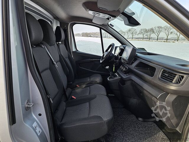 Camioneta familiar de techo alto RENAULT TRAFIC 2.0 DCI L2H1 Navi Euro6 AC!