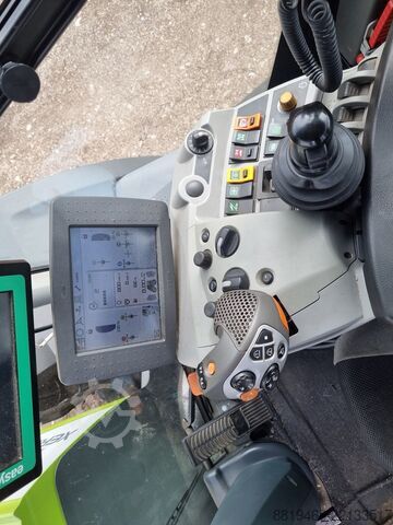 Traktor Claas Xerion 4000 VC