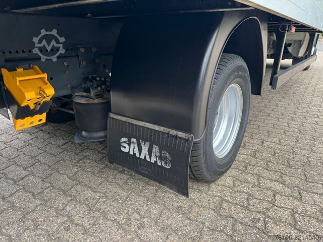 Vrachtwagen met bakwagen IVECO Daily 72C18 Hi Matic Koffer mit Ladebordwand