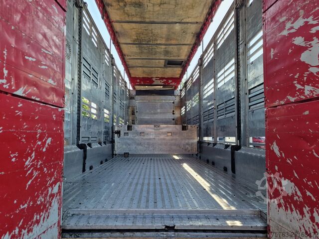 Перевезення великої рогатої худоби Finkl SAV35 - 3/3 deck livestock - Ventilation - Lift...