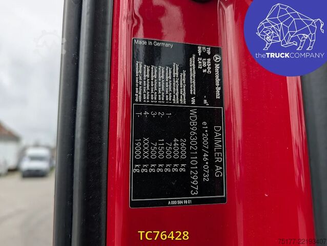 Posuvná plachta Mercedes-Benz Actros 2548