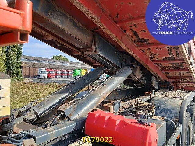 Transport af containere Mercedes-Benz SK 2531