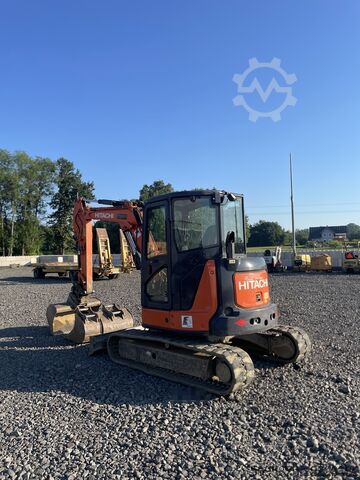 Mini-escavadora Hitachi Zaxis 48 U