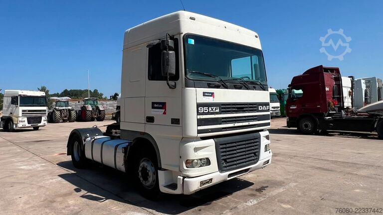 Standard tractor DAF XF 95.430 (EURO 3 / BOITE MANUELLE / MANUAL GEA...