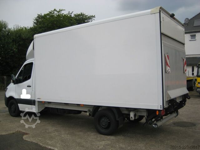 Vrachtwagen met bakwagen MERCEDES-BENZ 317 CDI Sprinter mit 4,40m-Koffer+LBW *TÜV 2028*