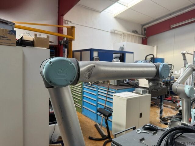 Industrijski robot Cobot Universal Robots UR10 CB2