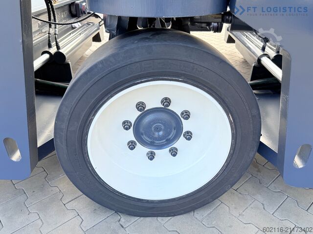 4方向フォークリフト Combilift C8000 GAS TRIPLEX 8300 WIDE POSITIONER