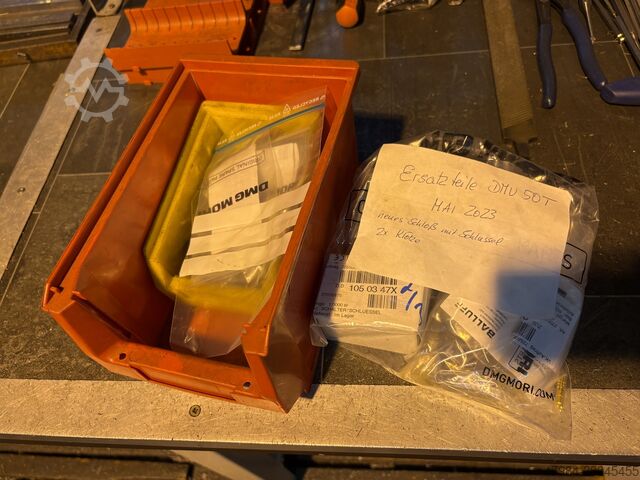 Univerzalni obradni centar DECKEL MAHO DMU 50 T