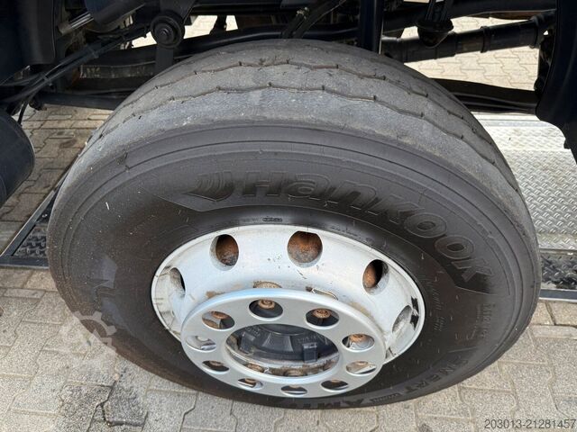 Kamion me tresh-faqe karrokimi MERCEDES-BENZ Arocs 4145 8X6 Kipper Schwarzmüller