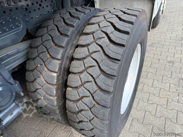 Kamion me tresh-faqe karrokimi MERCEDES-BENZ Arocs 4145 8X6 Kipper Schwarzmüller