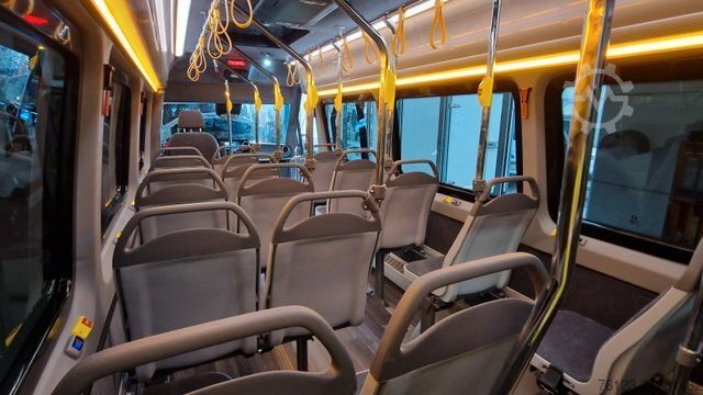 Microbuz MERCEDES-BENZ Sprinter 517 Heckniederflur Vorlauffahrzeug