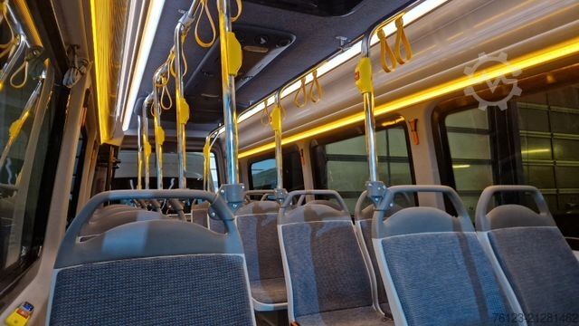 Microbuz MERCEDES-BENZ Sprinter 517 Heckniederflur Vorlauffahrzeug