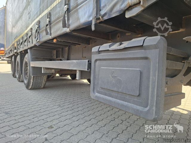 Avoin puoliperävaunu pressulla Kögel Curtainsider Mega