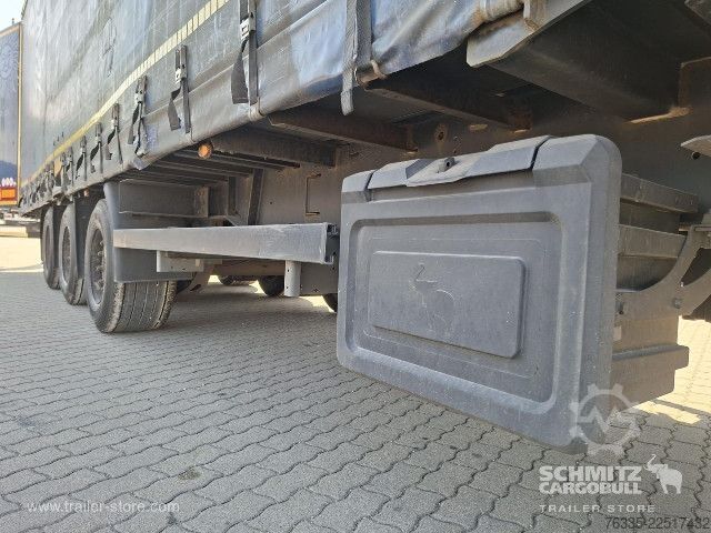 Avoin puoliperävaunu pressulla Kögel Curtainsider Mega