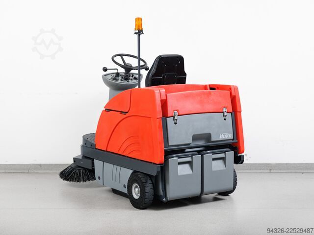 Hako Jonas 980 V măturătoare pe benzină Hako Jonas 980 V Benzin - 425h - 7200m²/h