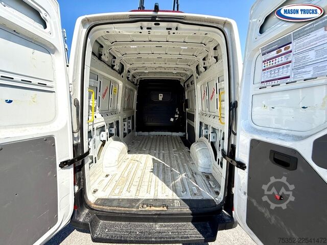 รถตู้หลังคาสูง VW CRAFTER 2.0 TDI L3H3