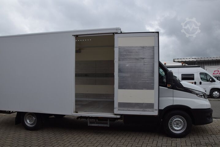 Box van Iveco Daily  35 S18 Koffer Automatik ACC Luftfederung
