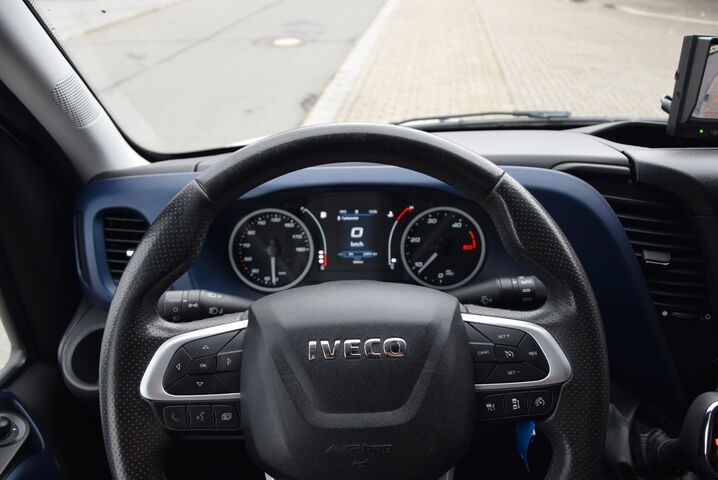 Box van Iveco Daily  35 S18 Koffer Automatik ACC Luftfederung