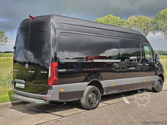ハイルーフステーションワゴン MERCEDES-BENZ SPRINTER 319 L3H2 Maxi LED Mbux10