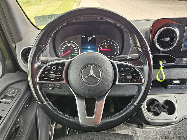 ハイルーフステーションワゴン MERCEDES-BENZ SPRINTER 319 L3H2 Maxi LED Mbux10