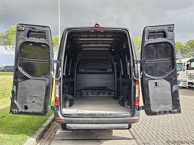 ハイルーフステーションワゴン MERCEDES-BENZ SPRINTER 319 L3H2 Maxi LED Mbux10