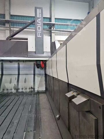 Fresadora CNC de portal de 5 eixos Fidia GTF32