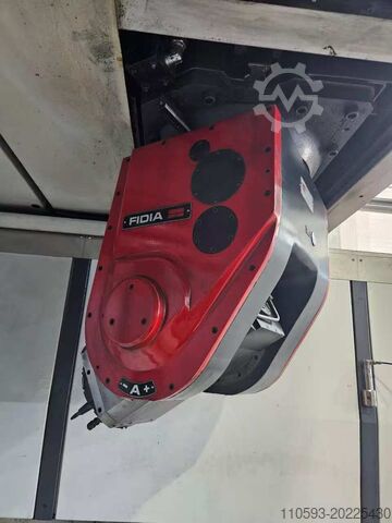 Fresadora CNC de portal de 5 eixos Fidia GTF32