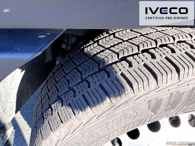 Xe van thùng kín IVECO 35S12 V