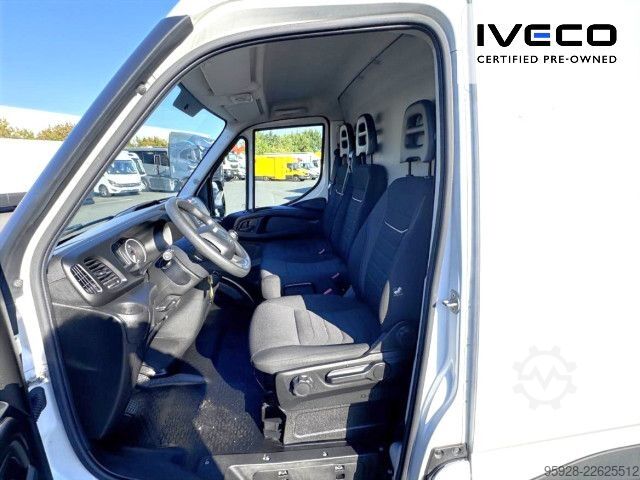 Xe van thùng kín IVECO 35S12 V
