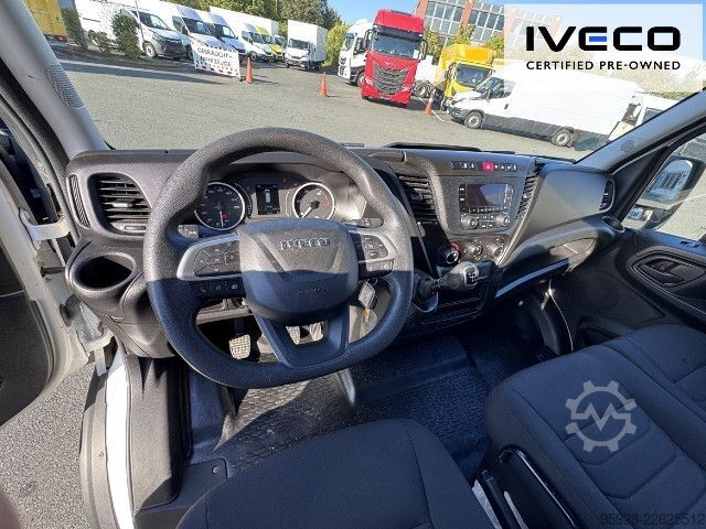 Xe van thùng kín IVECO 35S12 V