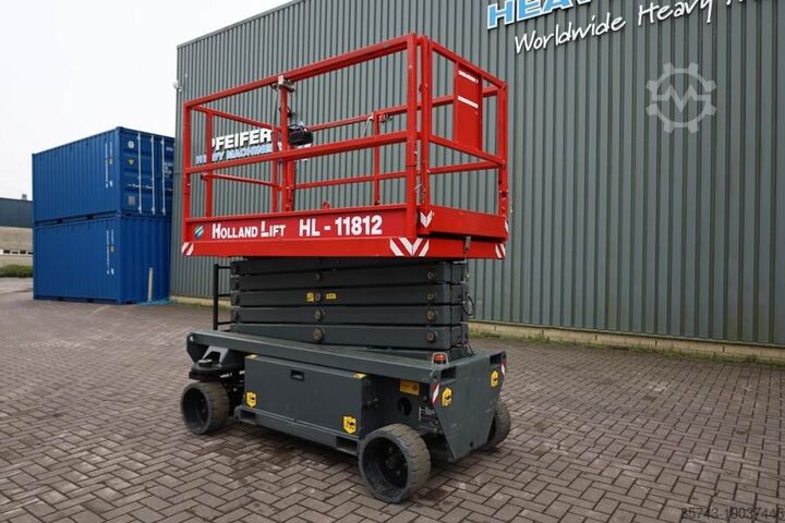 Scissor lift Holland Lift Ecostar HL-11812 Electric, 14m Working Height, 300