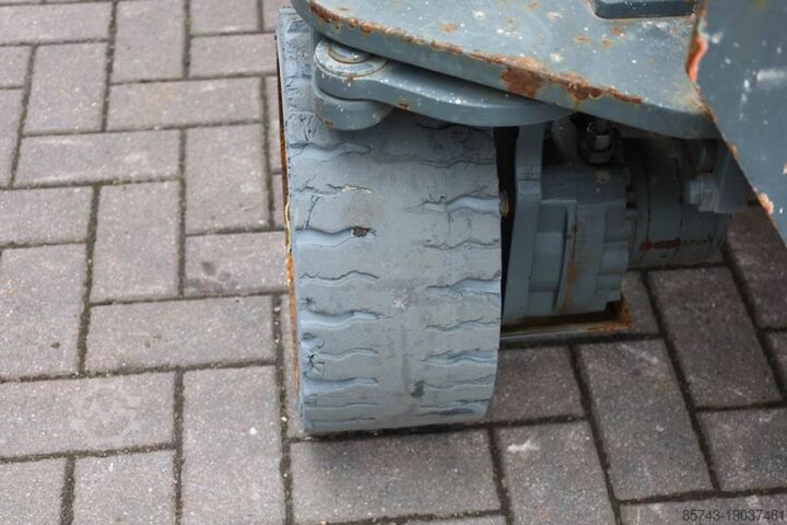 Scissor lift Holland Lift Ecostar HL-9714 Electric, 12m Working Height, 325k