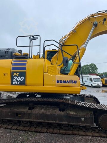 Excavadora de cadenas KOMATSU PC 240 NLC